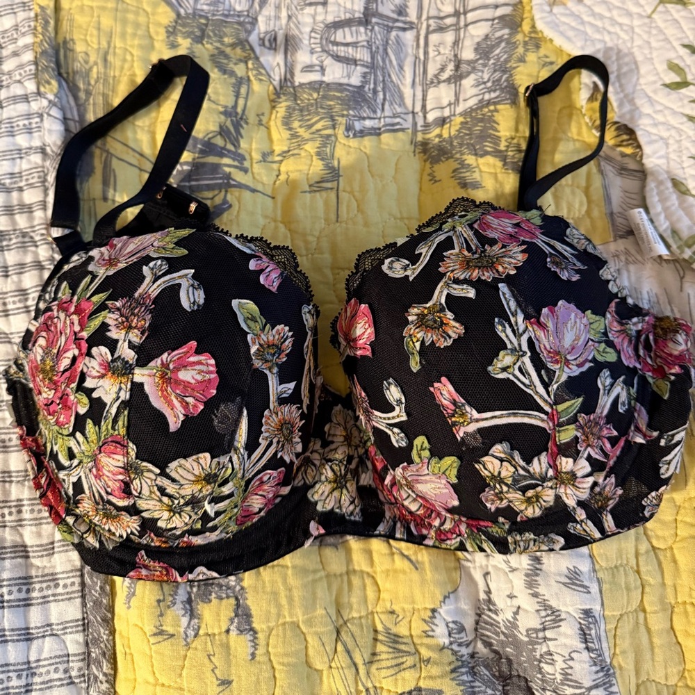Victoria's Secret Black Embroidered Floral Demi Dbl Bra
